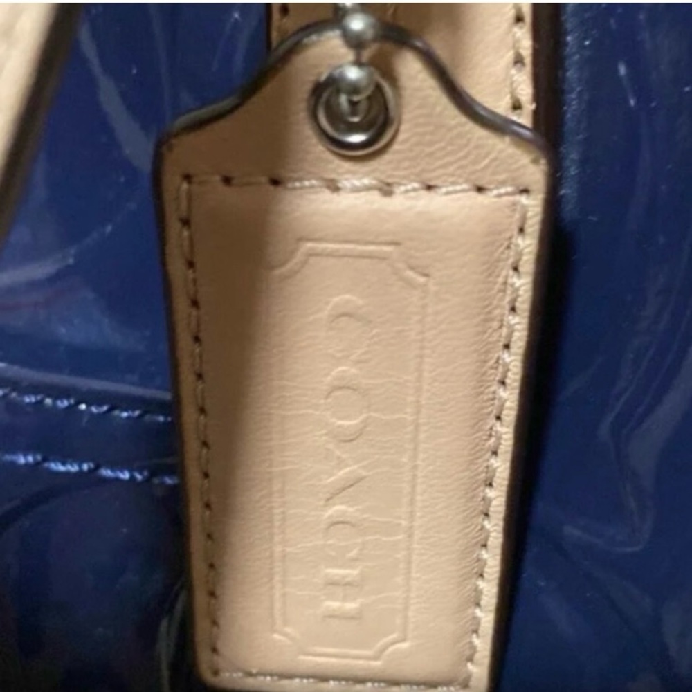 Coach F25487 Gallery Tote Patent Leather Navy Beige Trim Shoulder Bag Excellent - Picture 9 of 16
